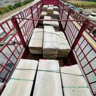 阜阳 黄金麻花岗岩荔枝面，光面毛板装车完成