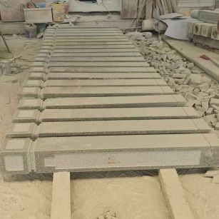 阜阳 芝麻白异形加工雕刻-栏杆大柱，方柱