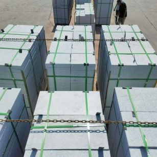 阜阳 芝麻白花岗岩5公分地铺石 花岗岩厂家工厂装车日常