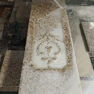 阜阳 黄金麻花岗岩异形加工雕刻栏杆大柱