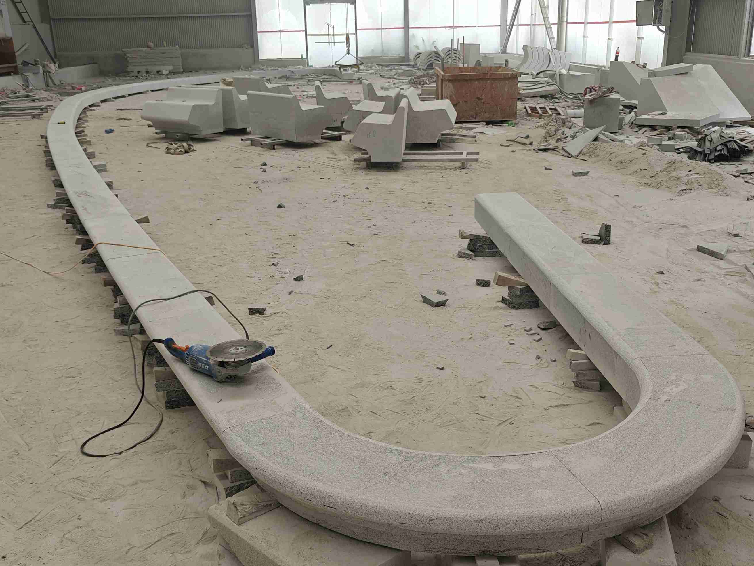 阜阳 芝麻白花岗岩弧形花坛石，坐凳石