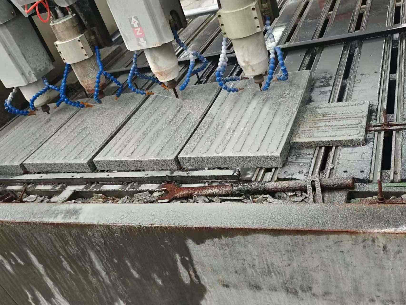 阜阳 芝麻白花岗岩荔枝面盲道雕刻