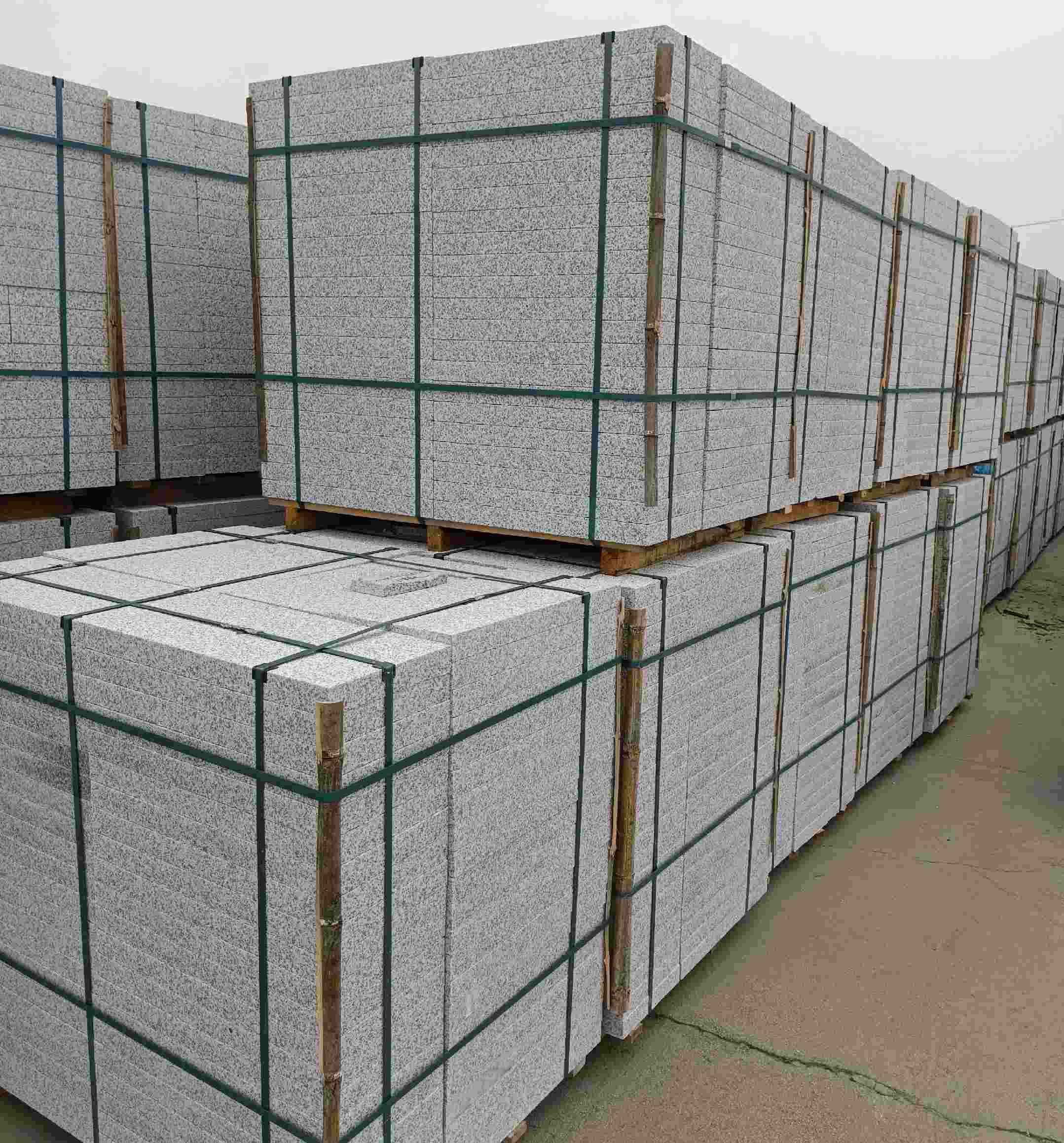 阜阳 白麻花岗岩石材荔枝面地铺石（300*600*50）