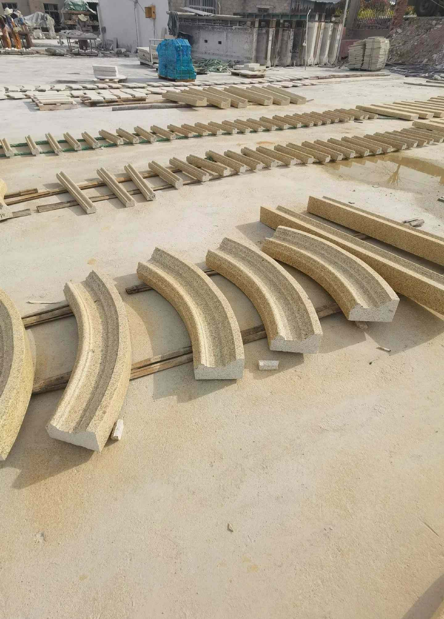 阜阳 黄金麻花岗岩别墅线条