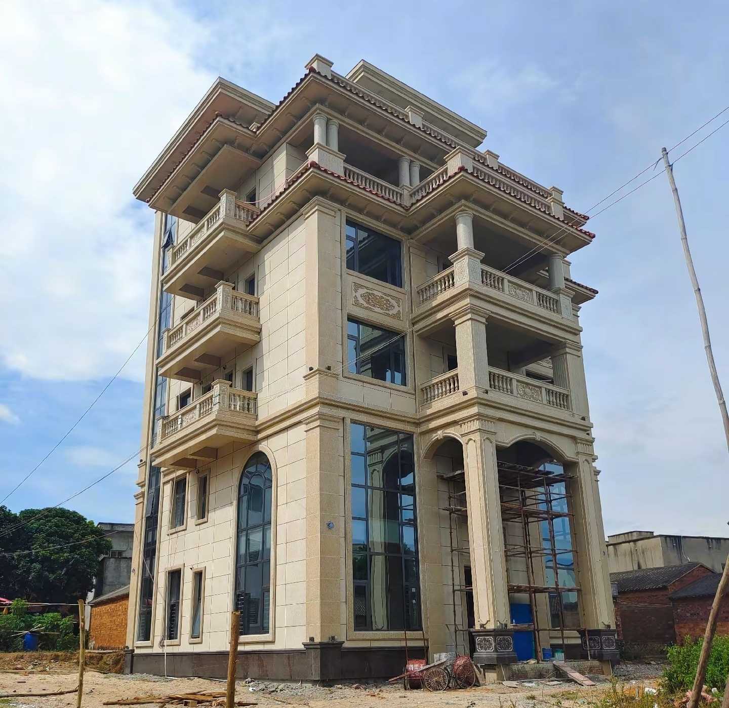 阜阳 黄金麻花岗岩石材别墅外墙干挂搭配（雕花栏杆花瓶柱门楼罗马柱）