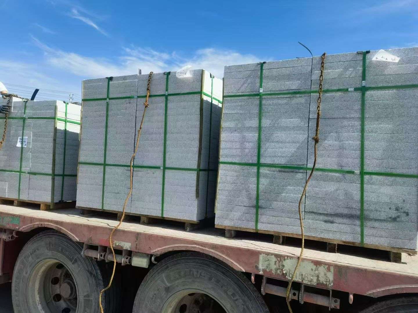 阜阳 芝麻白花岗岩地铺石装车日常