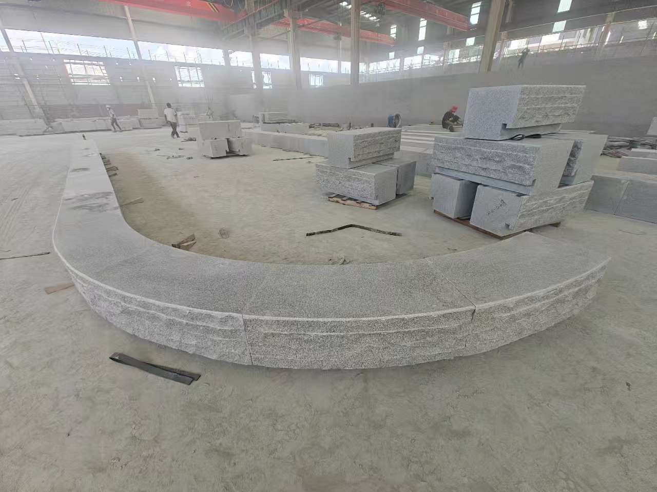 阜阳 芝麻白异形坐凳，自然面光面弧形加工