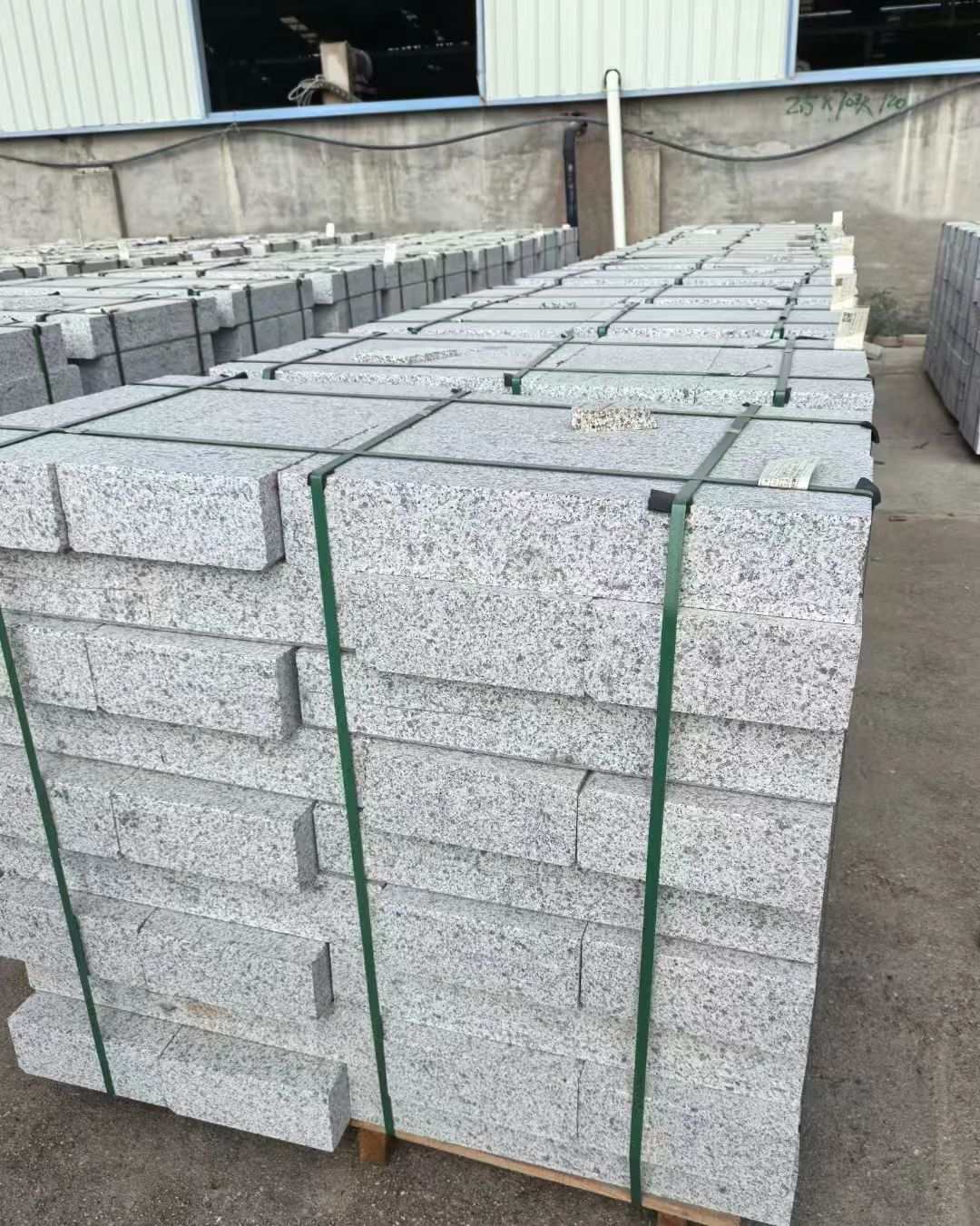 阜阳 白麻花岗岩路沿石，弧形路沿石，道牙石，马路牙子，界石，路缘石，平沿石，直岩石，平缘石等