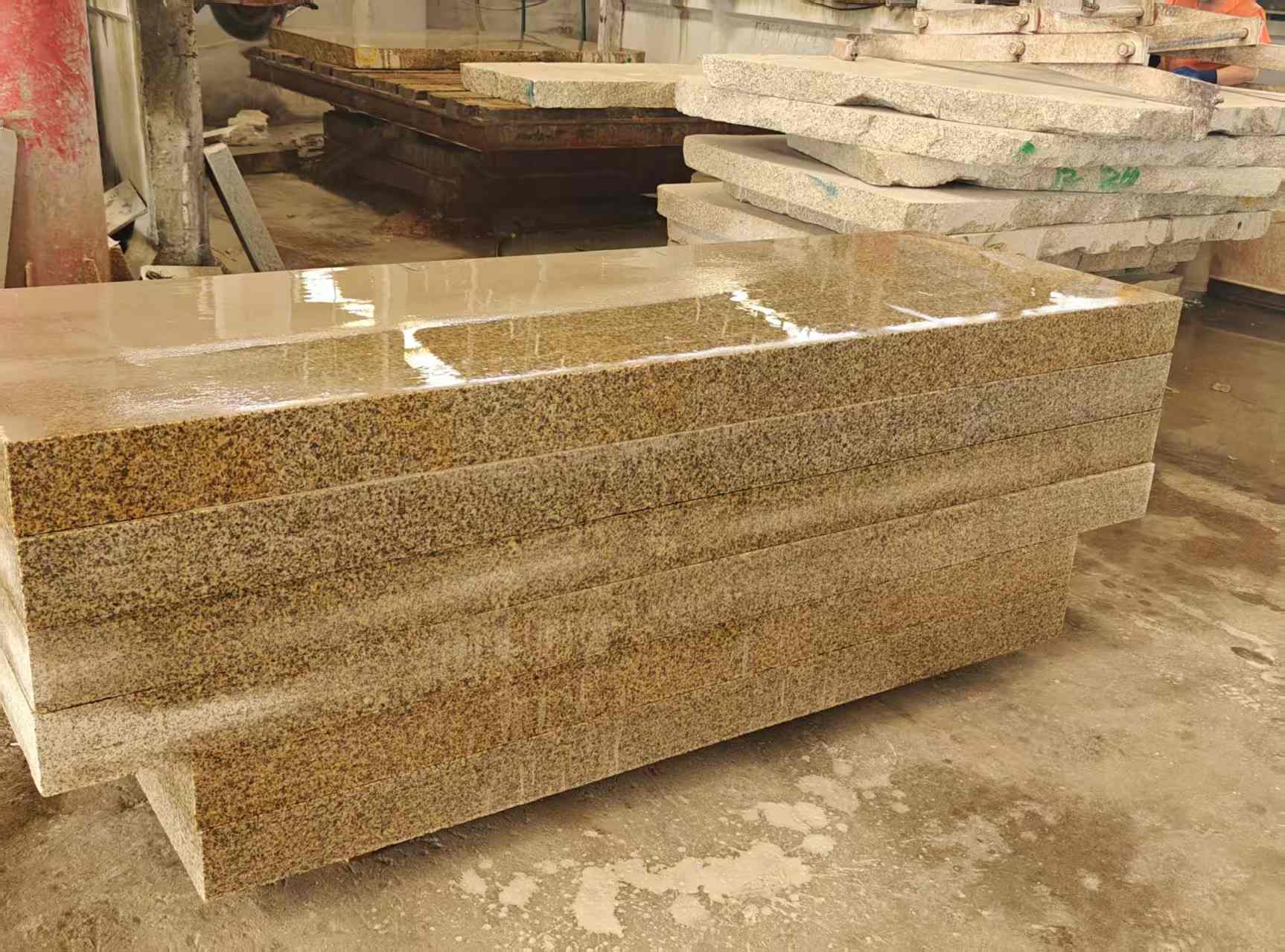 阜阳 黄金麻栏杆料半成品加工中